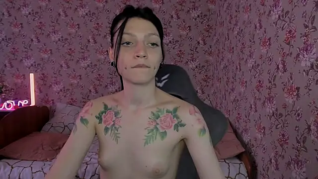 roselolly (F young) - Fucking with a dildo in the doggy style