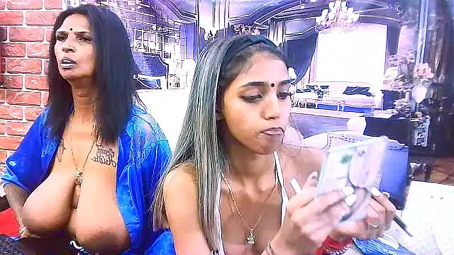 IndianSexySlender webcam