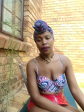 AfricanSquirtingQueen webcam