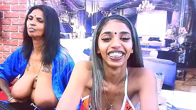 IndianSexySlender webcam