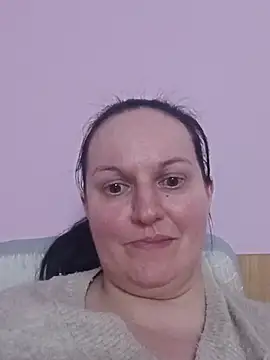 BustyLadyAlma webcam