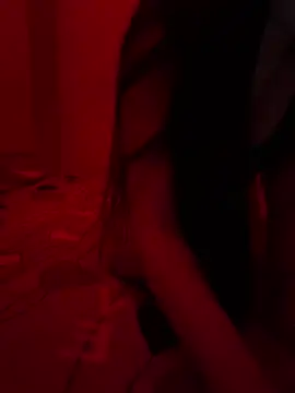 Webcam Model (Velyn_18)  is live.Free join now!