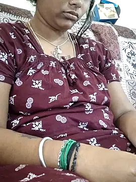 sweetqueen143 webcam