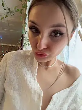 erikamuse - ErikaMuse's free webcam