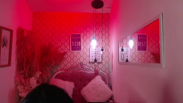 scarleth_blue webcam