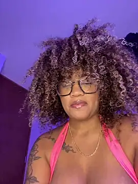 riri_brunnete webcam