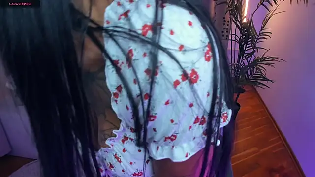 CharimgSabrina webcam