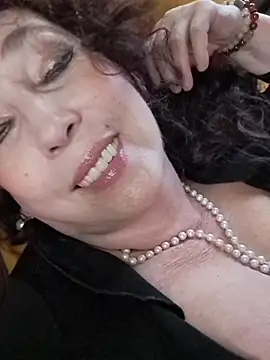 GypsyEsmeralda webcam