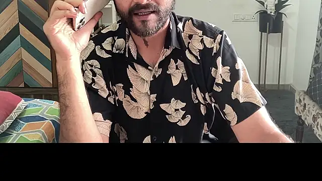 MakeMeAwareAah webcam