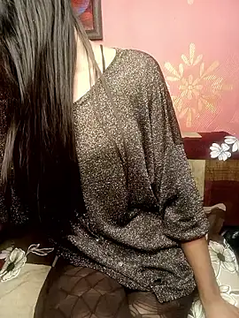 poojaji690 webcam