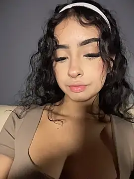 rossemelody (F teen) - Spank my hot ass pleaseee 🥵