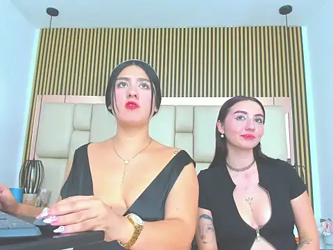 HannaANDcherri webcam