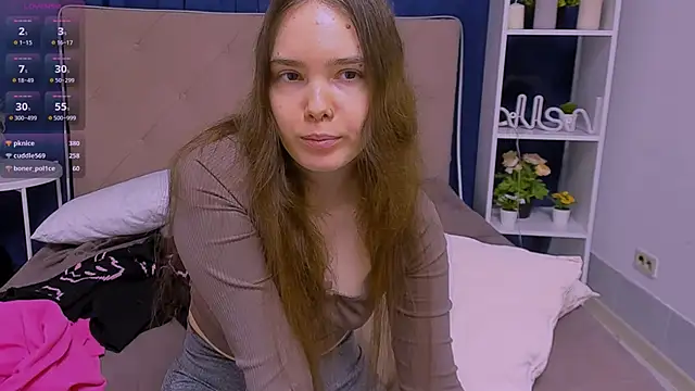 Janie_JJ_Curvie webcam