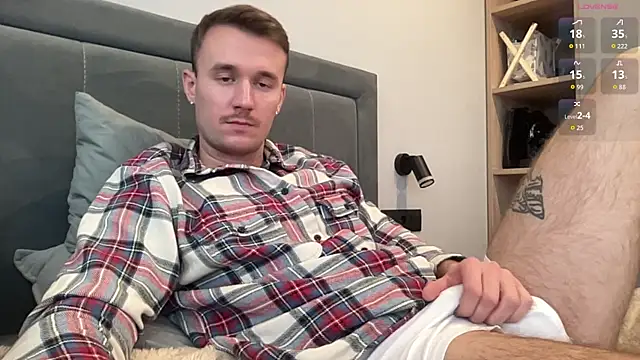 cute_mark live cam screenshot male on TokenKeno — Tip, Play & Watch Live Cams