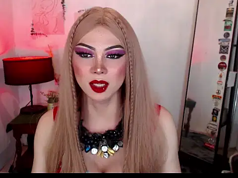 Hugecock_shantall webcam