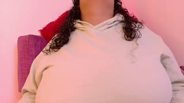 Webcam Model (KITY_HILL) is live