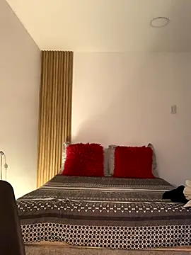 Webcam Model (Dahiana_Giil)  is live.Free join now!