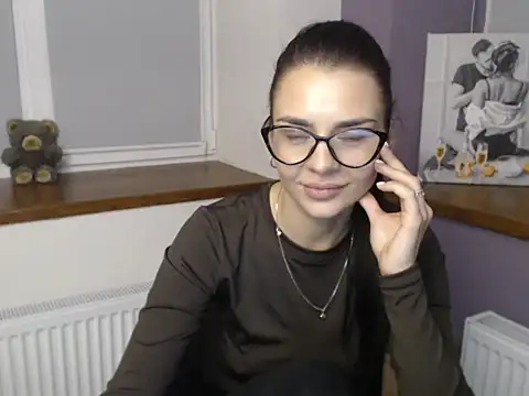 divina_kira webcam