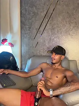 AaronCruz_ Live Webcam on Stripchat