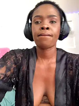 LuciousLips96 webcam