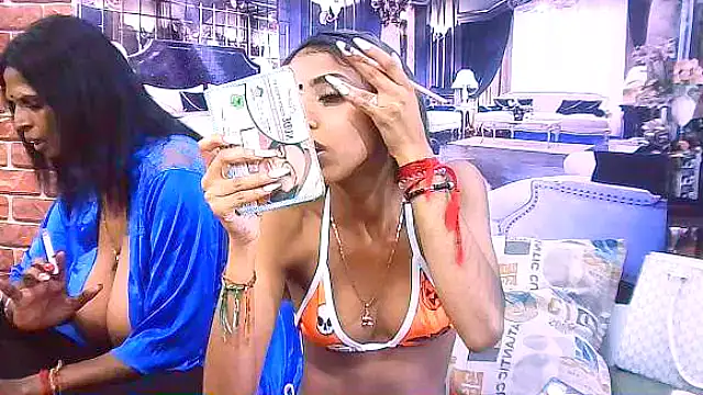 IndianSexySlender webcam