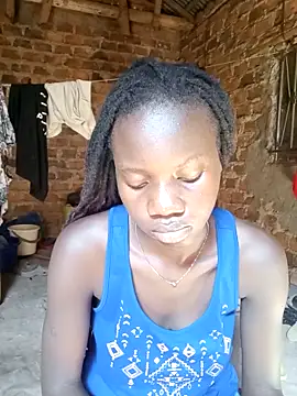 Black_juicy24 webcam