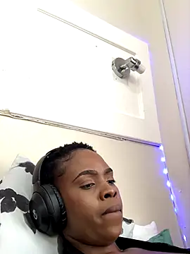 LuciousLips96 webcam