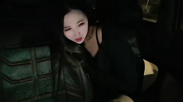 Fannywell Live Webcam on Stripchat