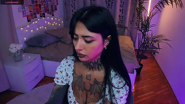 CharimgSabrina webcam