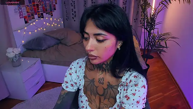 CharimgSabrina webcam