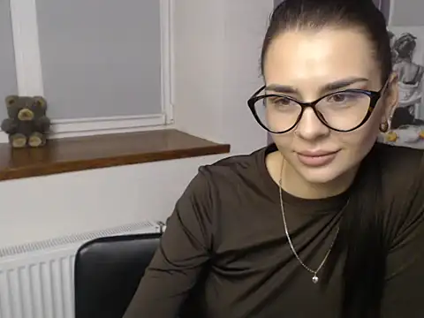 divina_kira webcam