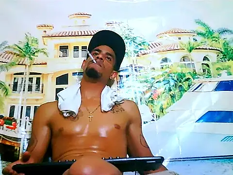 IndianMuscle69 webcam