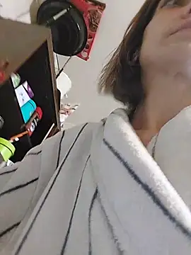 SheTheDeeevil webcam