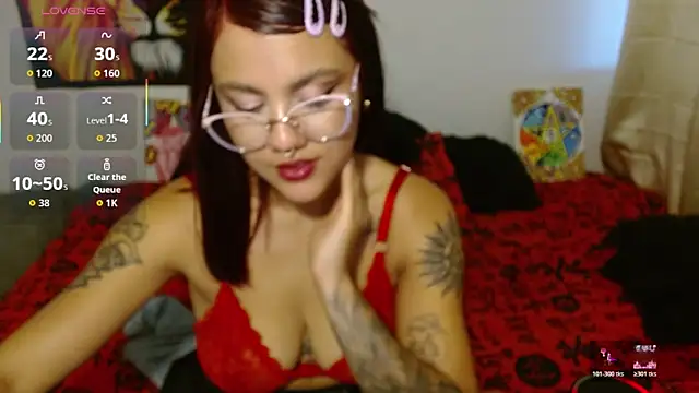 Divinejewel444 webcam