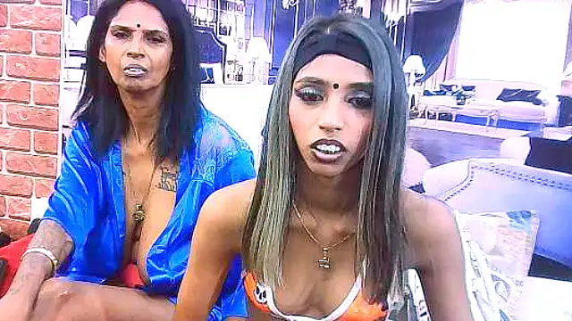 IndianSexySlender webcam