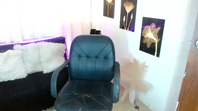 FuckingDolls69 Live Webcam on Stripchat