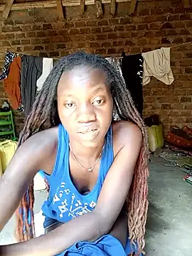 Black_juicy24 webcam