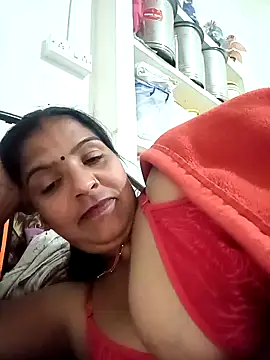 Webcam Model (Sapnahot34)  is live.Free join now!