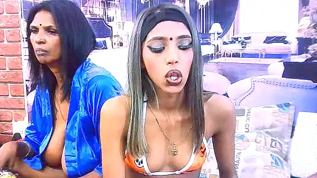 IndianSexySlender webcam