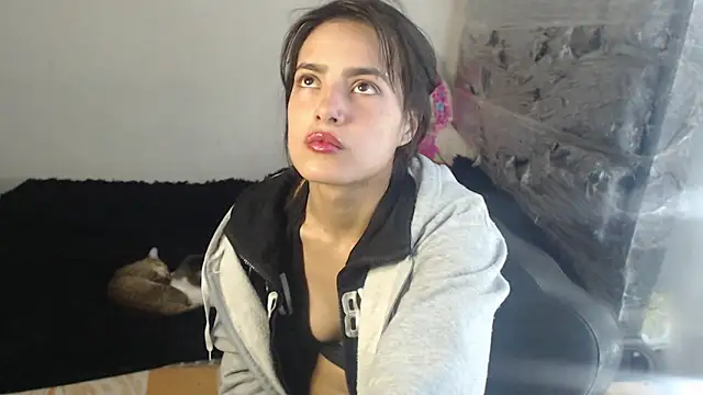 skinny_sweet2411 webcam