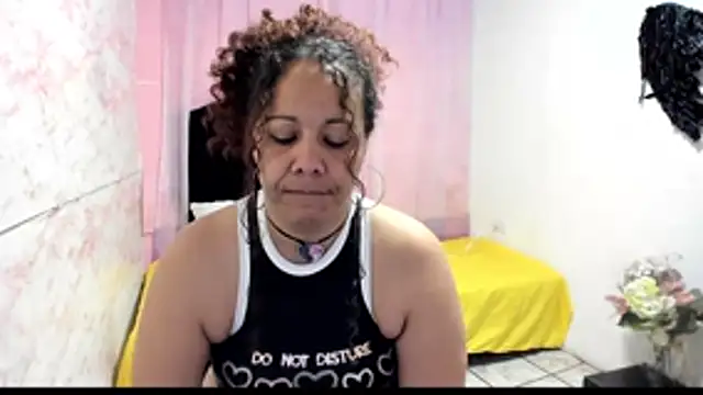 Brunette_sasha webcam