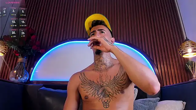 Donovan_Desmond webcam