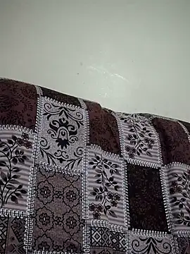 sweetqueen143 webcam