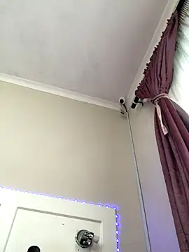 LuciousLips96 webcam