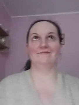 BustyLadyAlma webcam