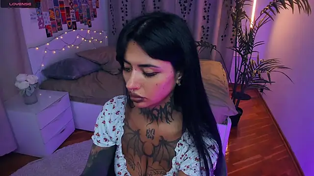 CharimgSabrina webcam