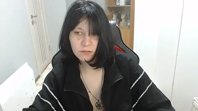 tinaquiin - TinaQuiin's free webcam - UK Sex Cams