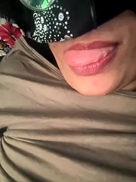 Saguphtah_Chattergy_22 webcam