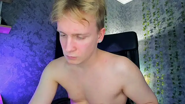 AlexxSweet webcam