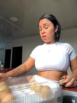 Natural_BIGASS_Nina webcam